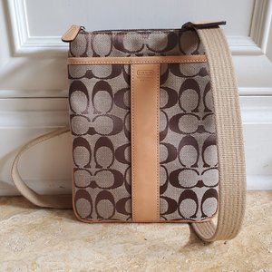COACH Messenger Bag in Signature Jacquard